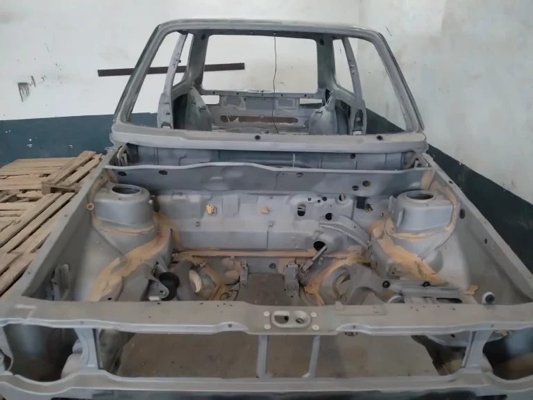 Auto Karosse sandgestrahlt